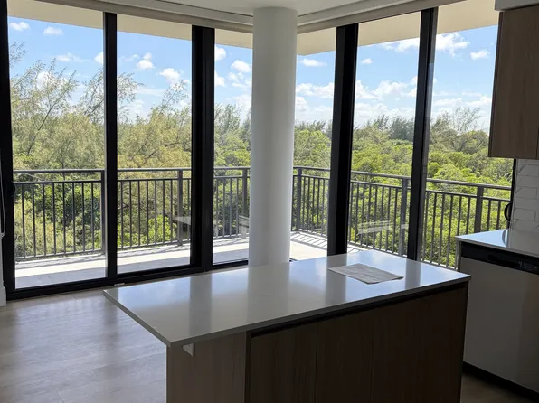 2555 NE 183rd St, North Miami Beach, FL