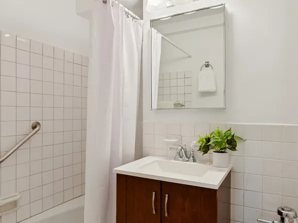 175 West 13th Street 7E image 6 of 6