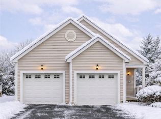 5563 Lakewood Trl, Canandaigua, NY 14424