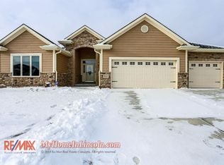 6711 Granite Ridge Ct, Lincoln, NE 68526