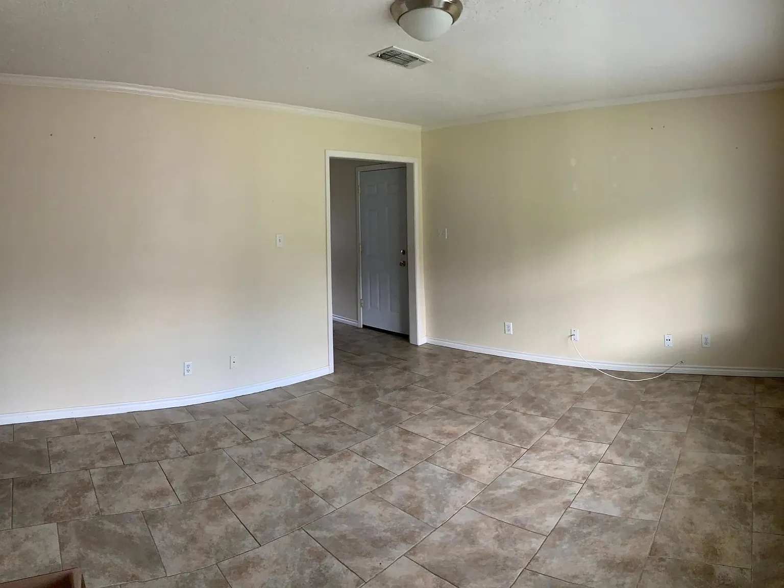 260 Beach St — Photo 3