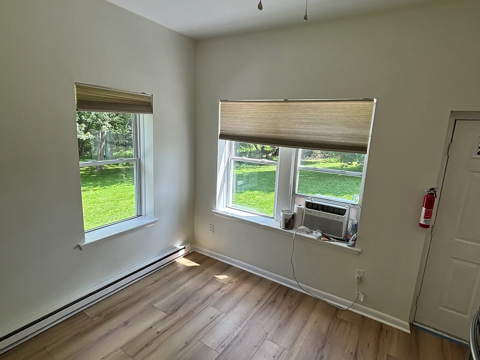 1 bed, 260 sqft, $1,095 — Photo 2