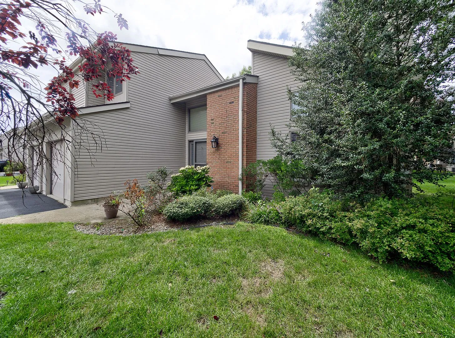26 White Swan Way — Photo 3