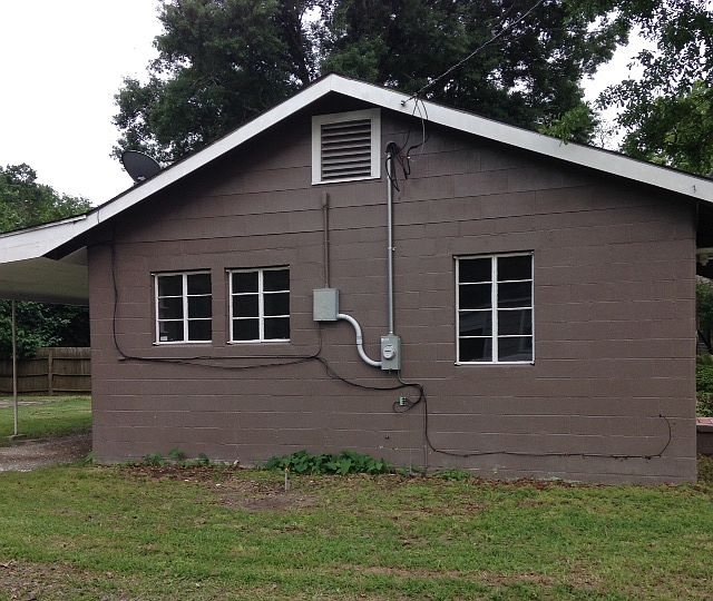 2nd image of 306 Louisiana St.