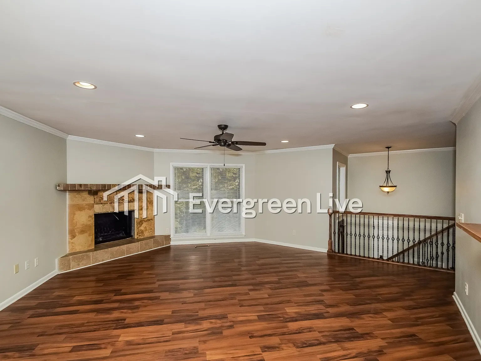4 bed, 2.0 bath, 1286 sqft, $2,145 — Photo 3