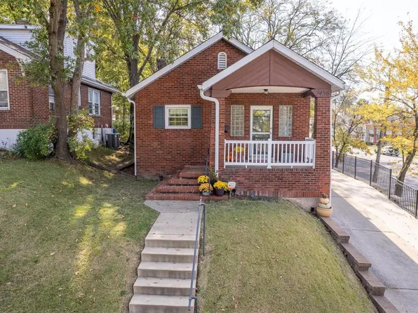 7456 Richmond Pl, Saint Louis, MO 63143