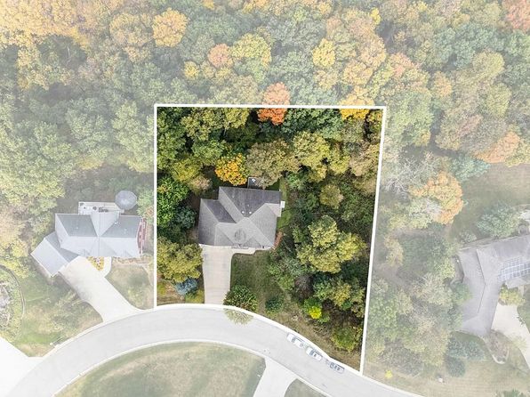 1016 Walnut St, Decorah, IA 52101