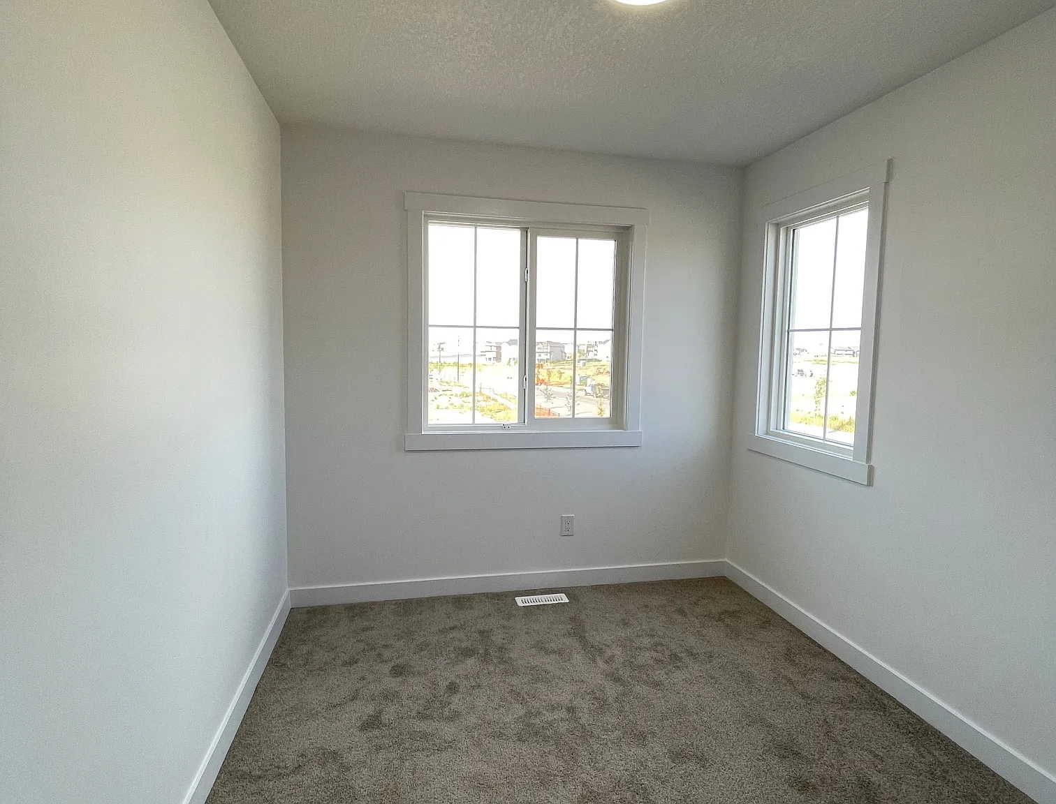 Double Garage Unit - 7020 Keswick Common Sw — Photo 2