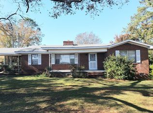 247 Cherokee Trl, Tallassee, AL 36078