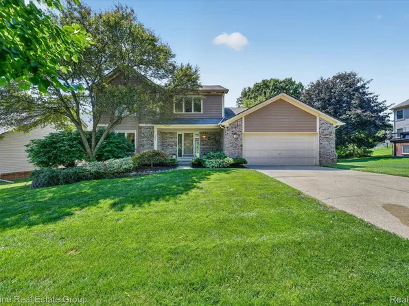 1963 Willowicke Dr, Wixom, MI 48393