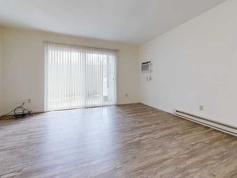 University Park Apartments near Cornell University — Photo 89
