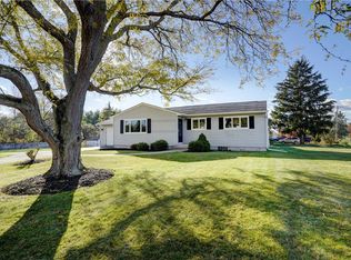 317 Tobin Rd, Pittsford, NY 14534