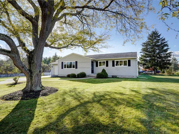 317 Tobin Rd, Pittsford, NY 14534