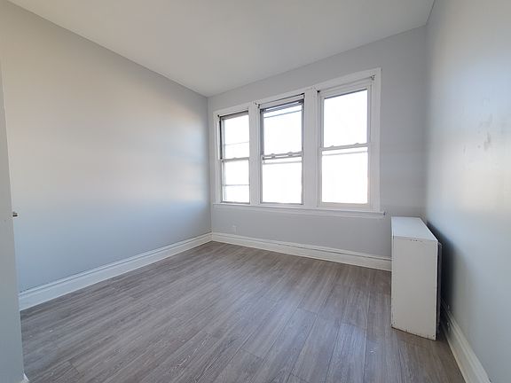 4th image of 241 Duncan Ave #4E