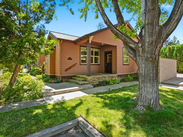 825 NE Wiest Way, Bend, OR 97701