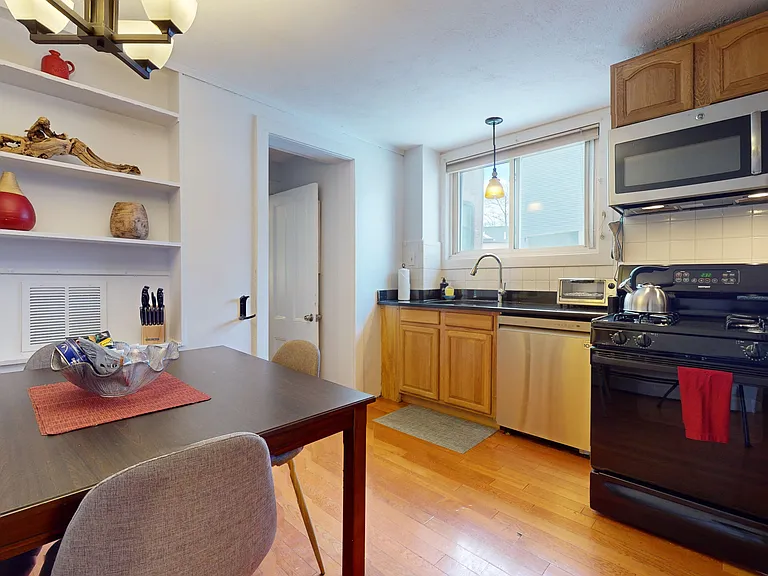 282 Washington St #2 — Photo 10