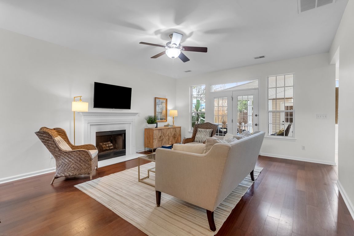 next background image