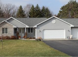 W5966 Lee Dr, Fort Atkinson, WI 53538