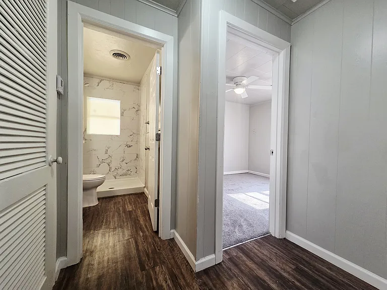 307 E Kittyhawk Dr — Photo 4