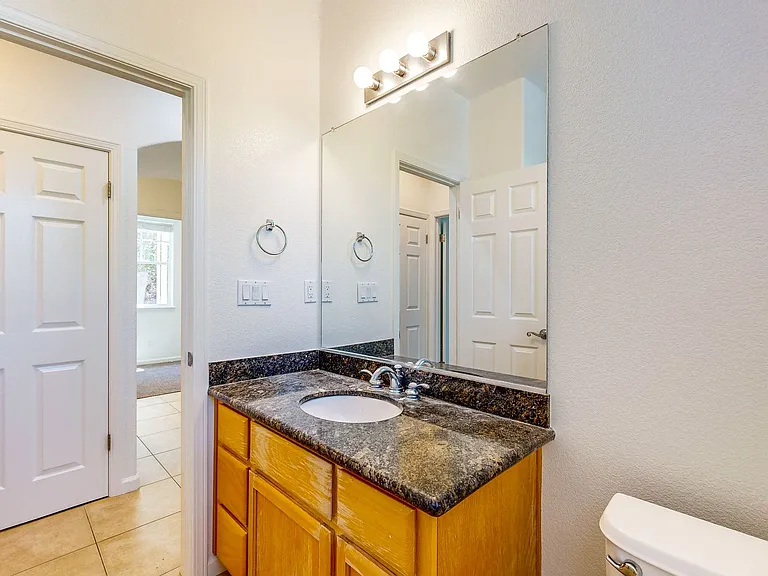 642 Acacia Ln — Photo 15