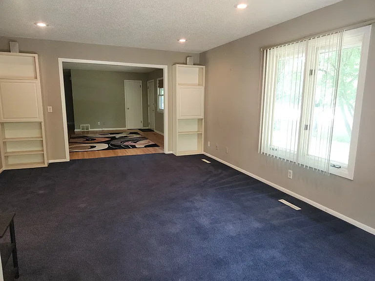 2501 Ford Rd — Photo 10