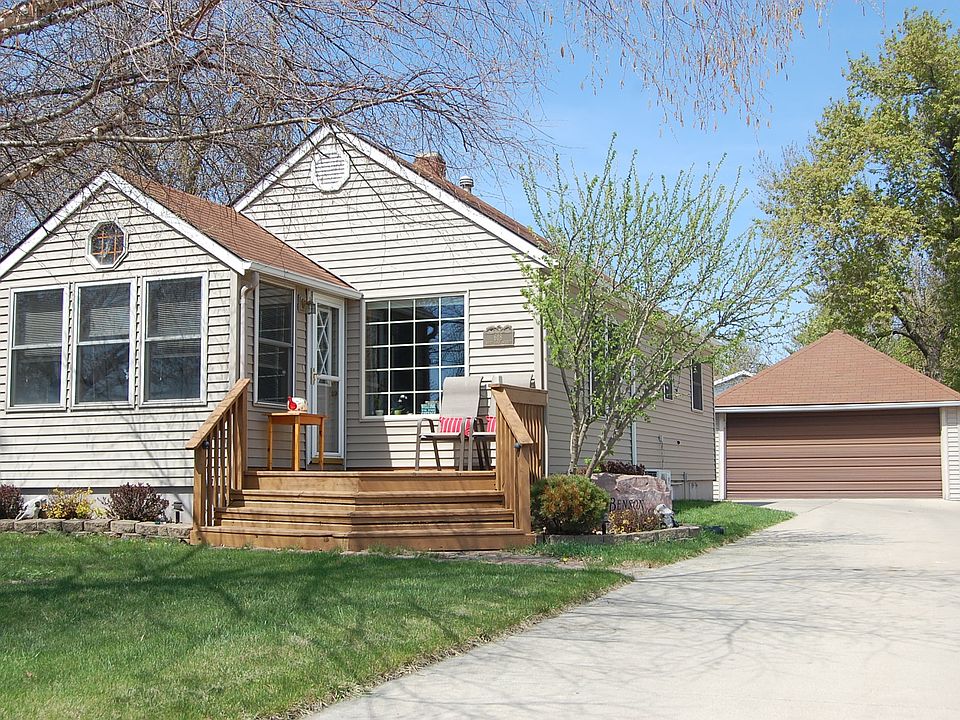 1st image of 618 W Lake Ave