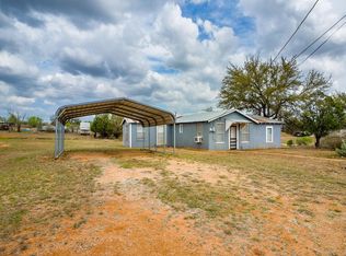 509 E Austin St, Llano, TX 78643