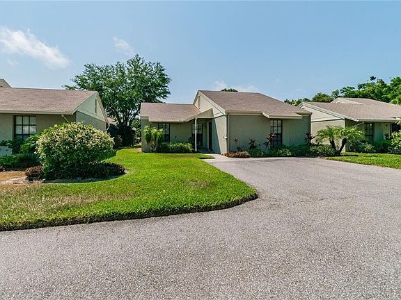 3rd image of 29 Windrush Bay Dr #29