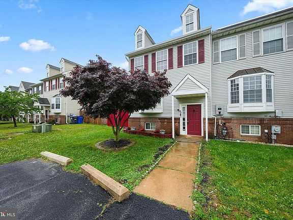 3rd image of 98 Three Rivers Dr