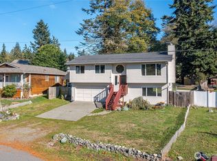 1271 Rickover Dr, Coupeville, WA