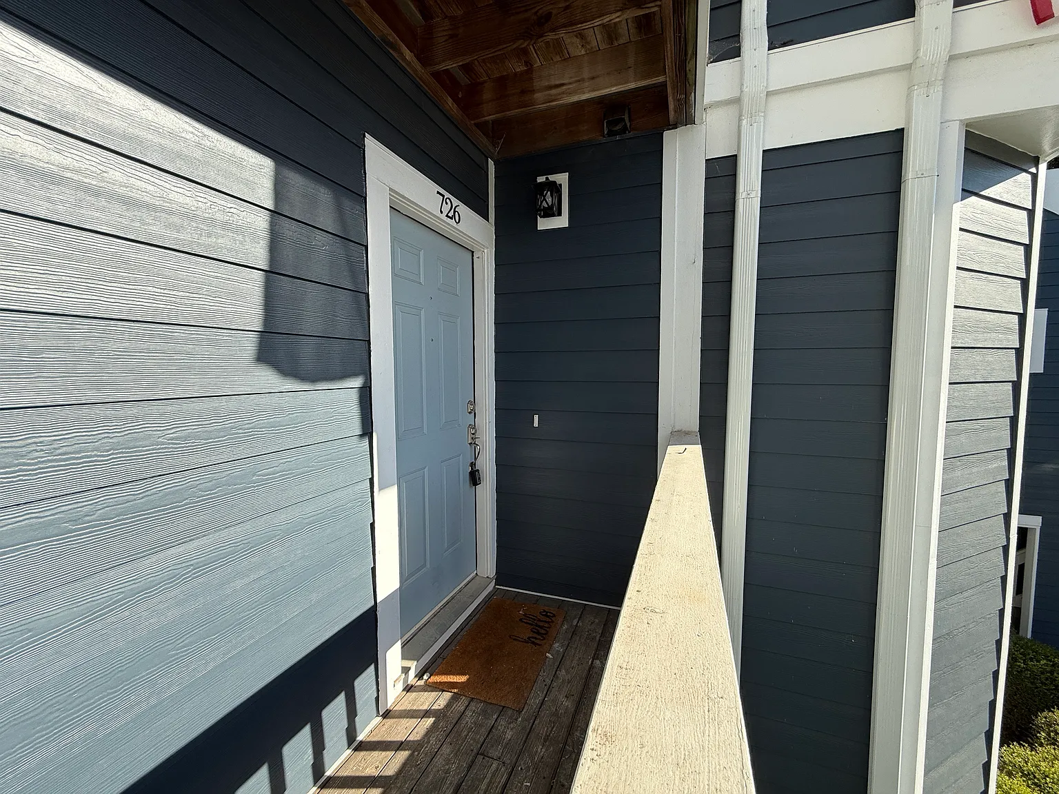 2 bed, 937 sqft, $1,900 — Photo 3