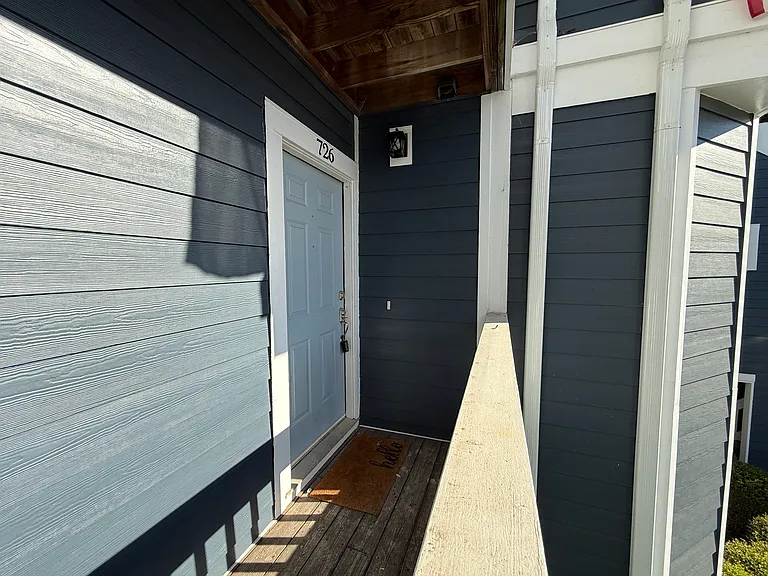 726 Southwest Dr — Photo 3