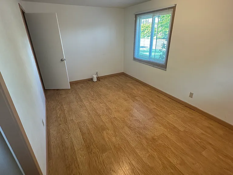 1941 NE Birch St — Photo 10