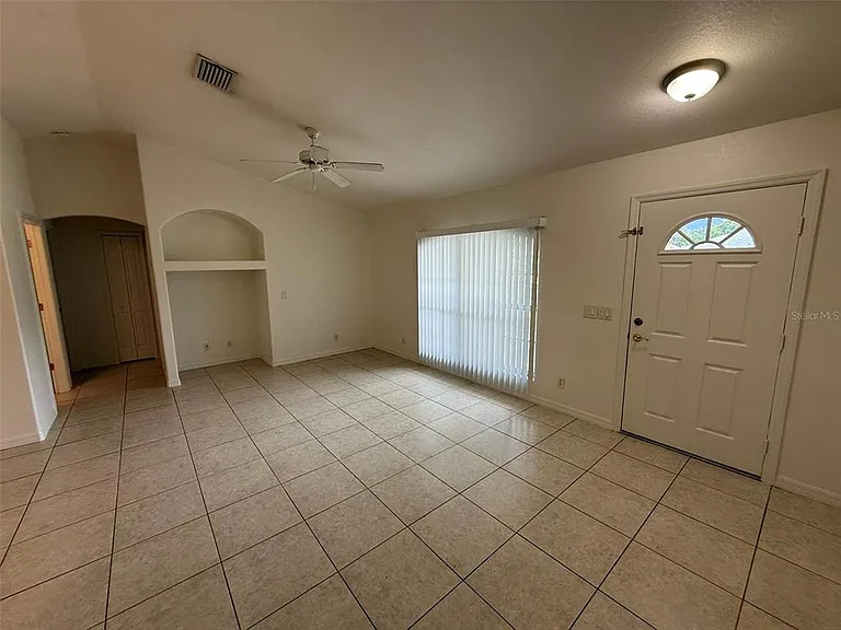 3305 Circleville St — Photo 3