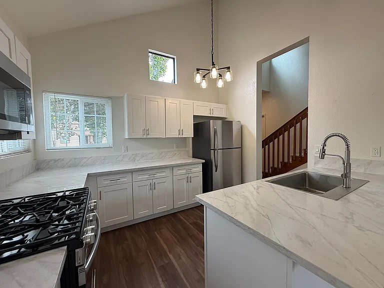 1422 Eagle Ct — Photo 12