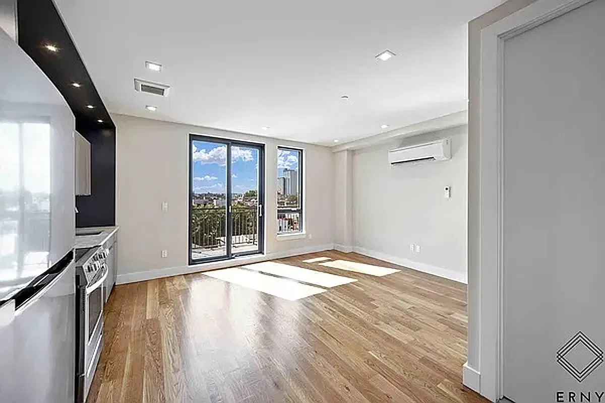 948 New York Avenue — Photo 4