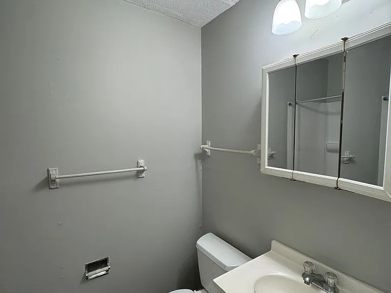 210 E Vernon Ave — Photo 6