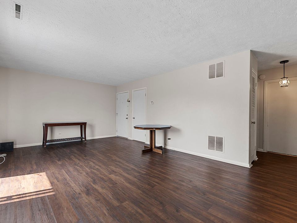 1119 S Curtis Ave APT B23, Kankakee, IL 60901 | MLS