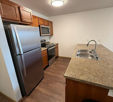 3rd image of 909 Byron St #909102