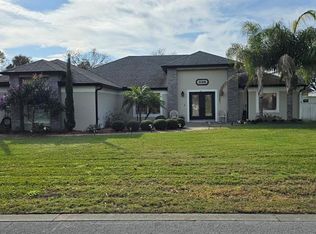 336 Lakecrest Dr, Tavares, FL 32778