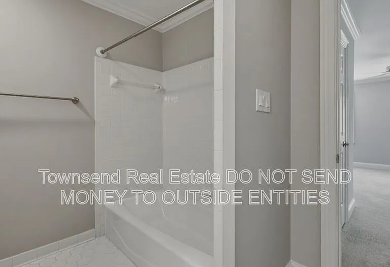 200 Litchfield Pl — Photo 30