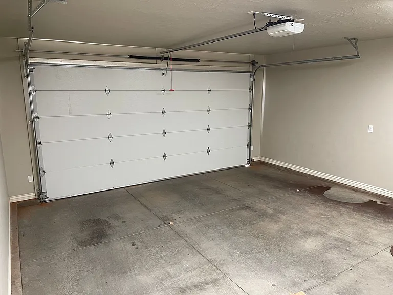 246 W 200 S — Photo 17