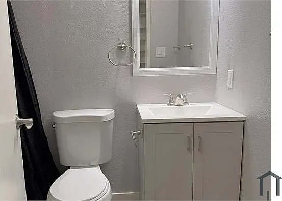 1 bed, 840 sqft, $1,300 — Photo 2