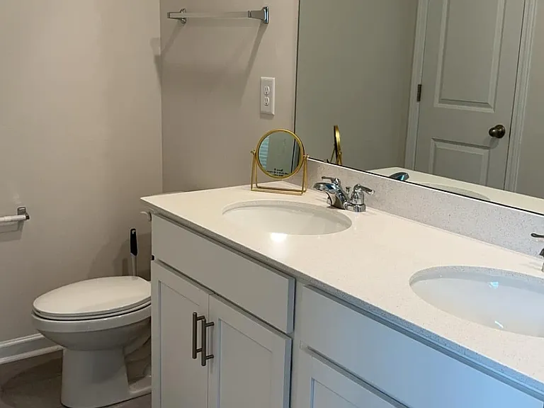 2039 Redstone Dr — Photo 12