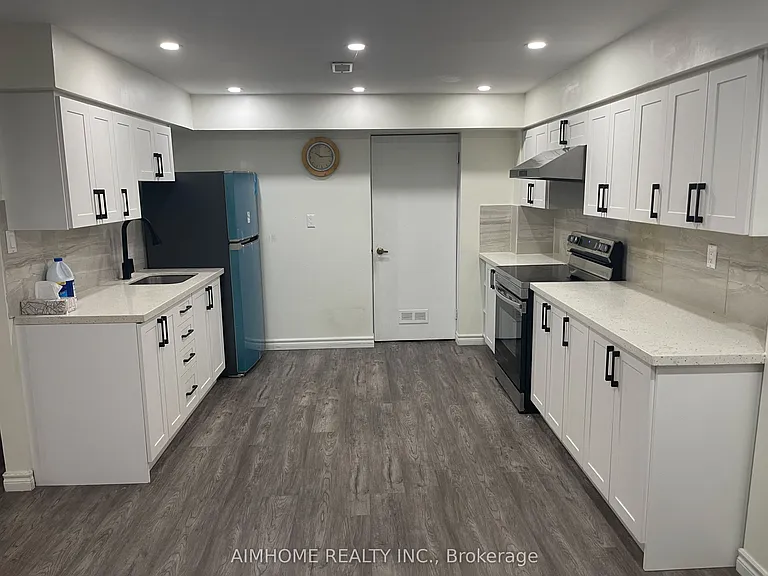 58 Hewlett Cres #BSMNT — Photo 11