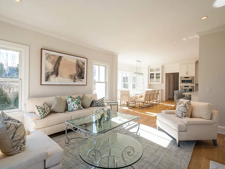 32 Glover St — Photo 8