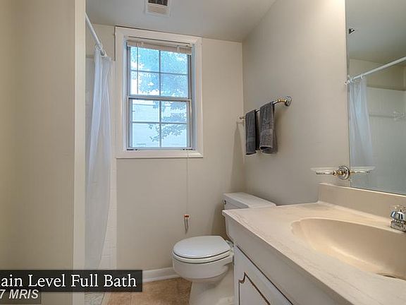 5th image of 8207 Martha St