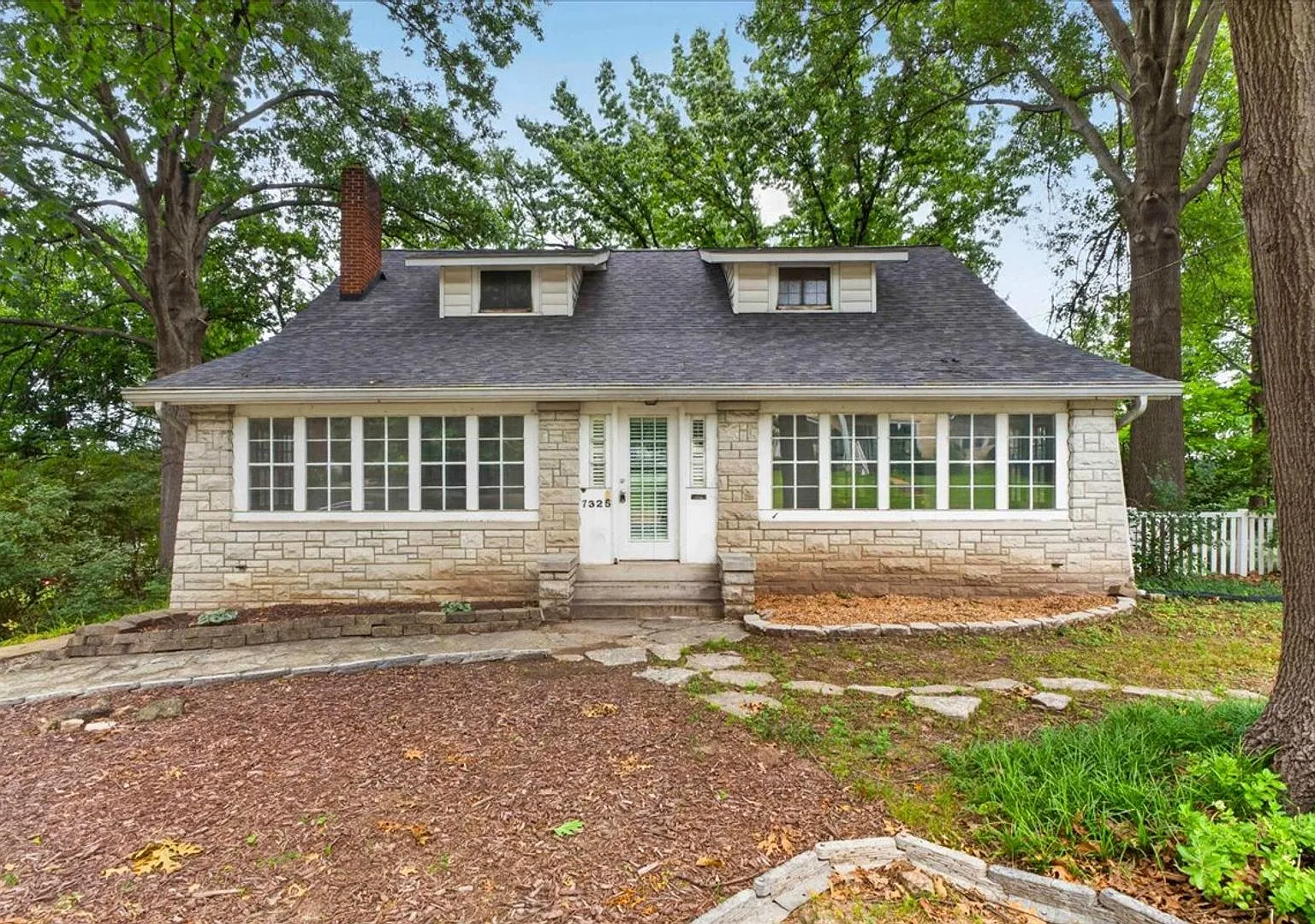 Storybook Home — Photo 2