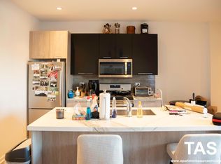 2535 W Fullerton Ave #TOP, Chicago, IL 60647