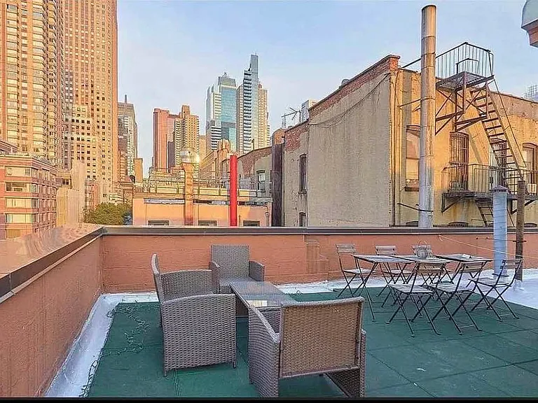 408 W 49th St #4 — Photo 11